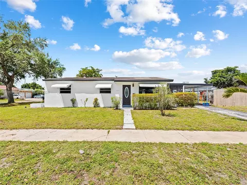 7501 Lincoln St, Hollywood, FL 33024