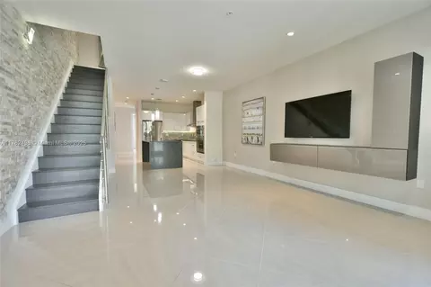 10305 NW 63rd Ter #209, Doral, FL 33178