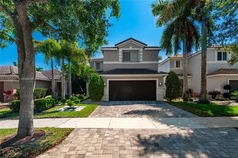 674 Conservation Dr, Weston, FL 33327