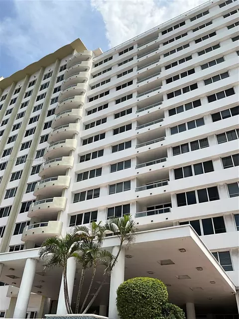 5005 Collins Ave #109, Miami Beach, FL 33140