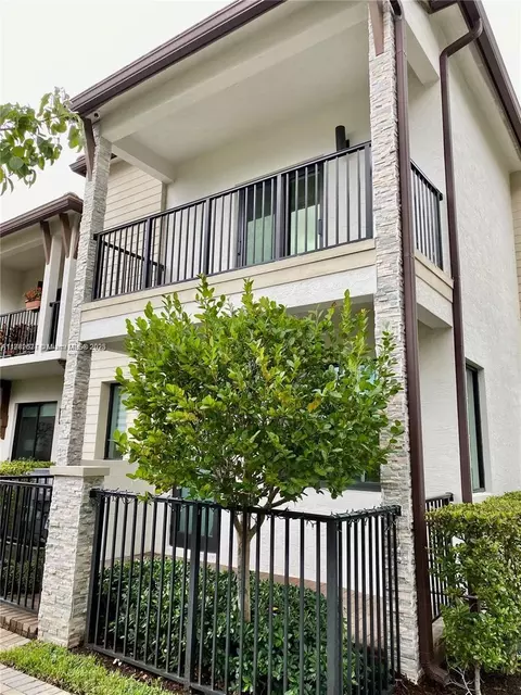 4980 NW 83rd Ave, Doral, FL 33166