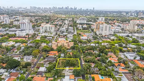 335 Menores Ave, Miami, FL 33134