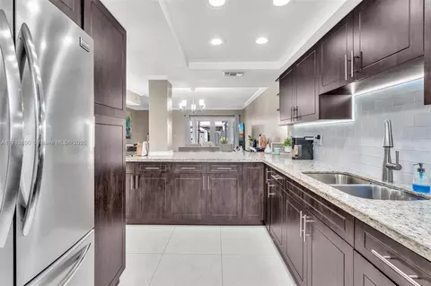 Kitchen - 891 W 79th Pl, Hialeah, FL 33014 photo 5 of 6
