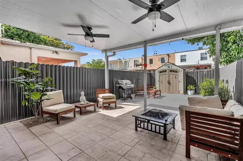 Exterior - 891 W 79th Pl, Hialeah, FL 33014 photo 4 of 6