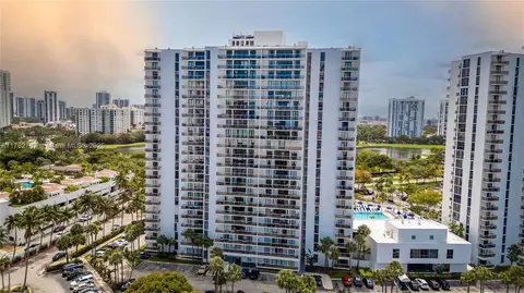 3731 N Country Club Dr #1927, Aventura, FL 33180