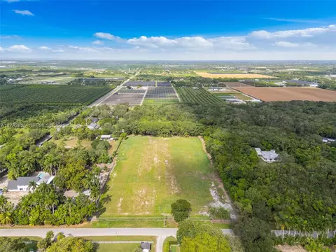 304 Nn Sw 202nd Ave, Homestead, FL 33030