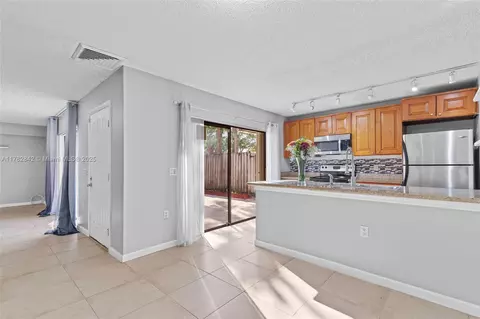 855 Blue Ridge Cir #855, West Palm Beach, FL 33409