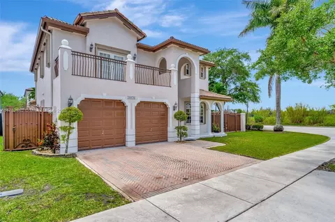 16674 SW 61st Ln, Miami, FL 33193