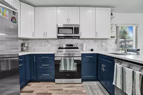 101 NW 115th Ave #210, Plantation, FL 33325
