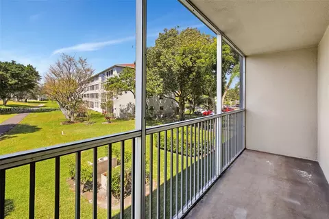 300 SW 134th Way #212E, Pembroke Pines, FL 33027