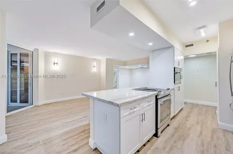 8925 Collins Ave #2D, Surfside, FL 33154