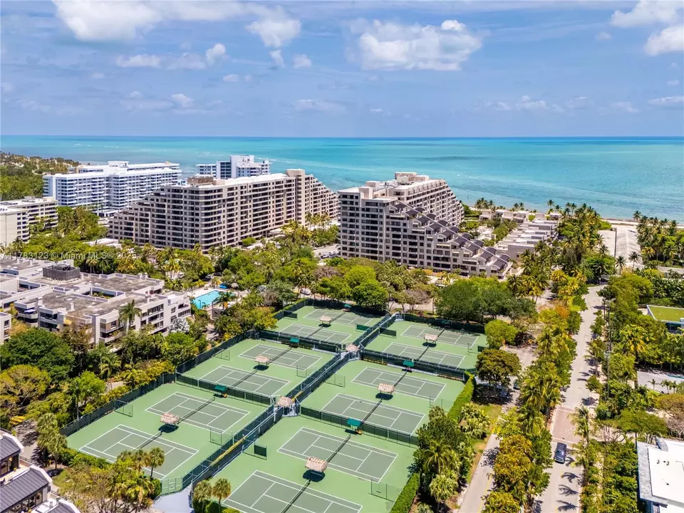 View/Area - 201 Crandon Blvd #333, Key Biscayne, FL 33149 photo 4 of 16
