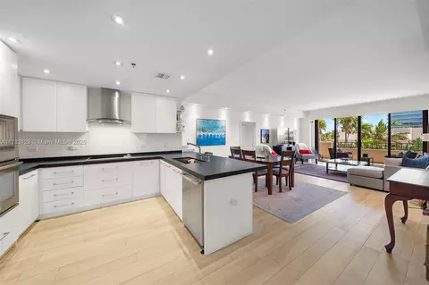 Kitchen - 201 Crandon Blvd #333, Key Biscayne, FL 33149 photo 1 of 4
