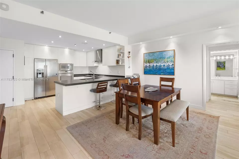 Dining - 201 Crandon Blvd #333, Key Biscayne, FL 33149 photo 3 of 3