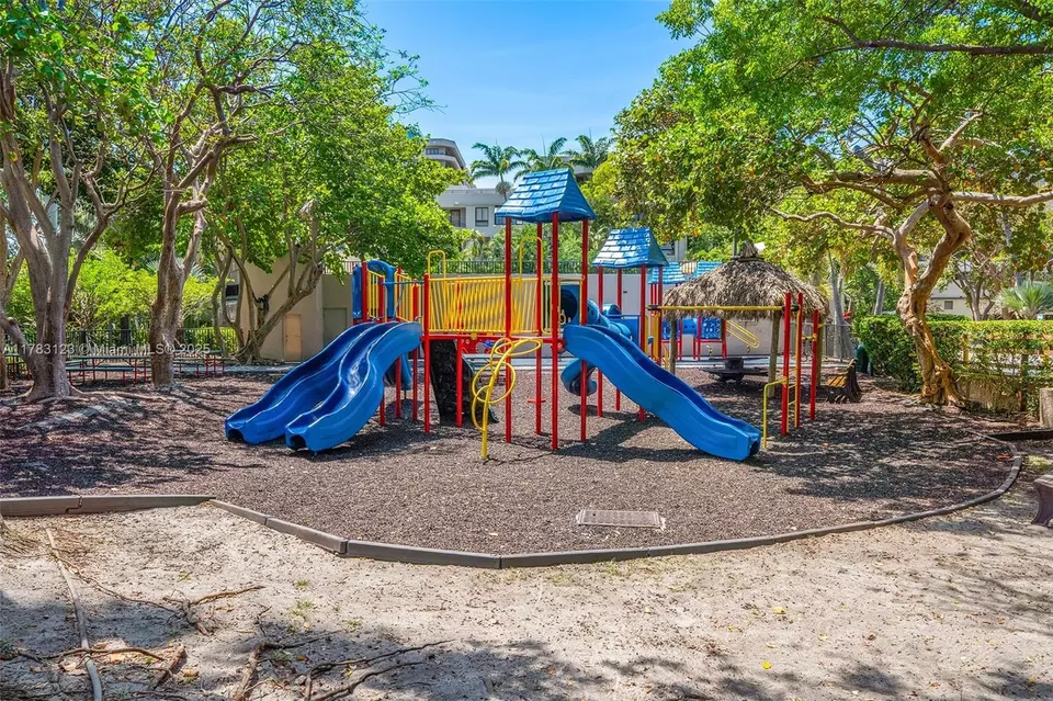 Other - 201 Crandon Blvd #333, Key Biscayne, FL 33149 photo 6 of 9