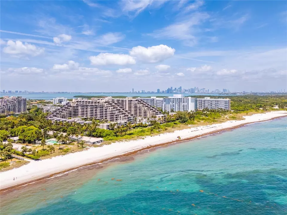 View/Area - 201 Crandon Blvd #333, Key Biscayne, FL 33149 photo 14 of 16