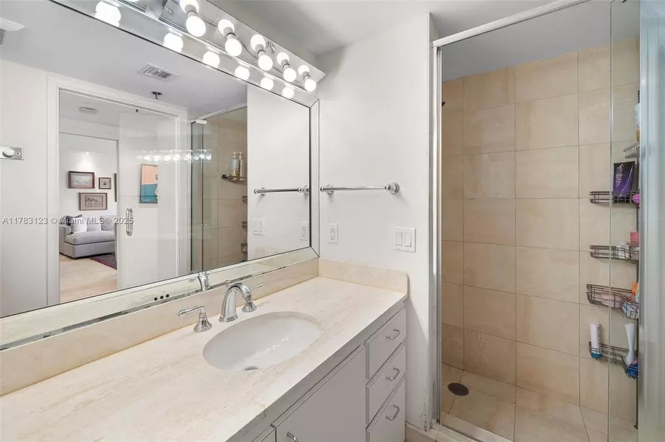 Bath - 201 Crandon Blvd #333, Key Biscayne, FL 33149 photo 2 of 4