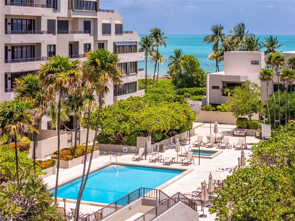 Exterior - 201 Crandon Blvd #333, Key Biscayne, FL 33149 photo 7 of 8