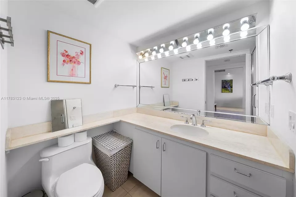 Bath - 201 Crandon Blvd #333, Key Biscayne, FL 33149 photo 1 of 4