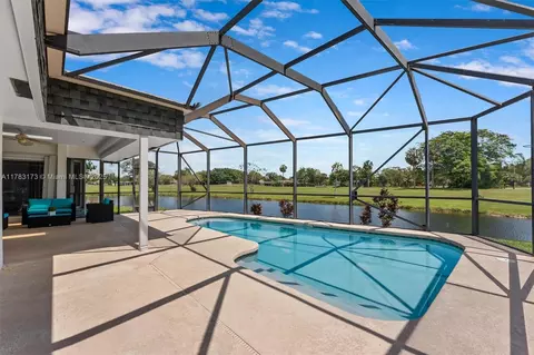 5721 Bayberry Ln, Tamarac, FL 33319