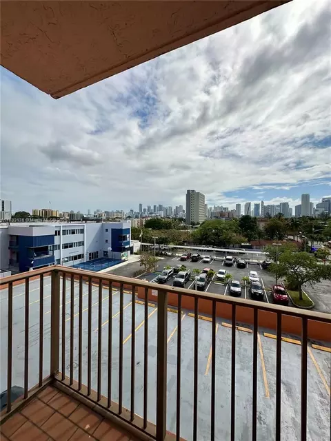 199 SW 12th Ave #415B, Miami, FL 33130