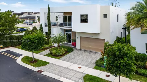 10135 NW 77th St, Doral, FL 33178