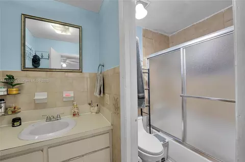 Bath - 220 E 61st St, Hialeah, FL 33013 photo 2 of 2