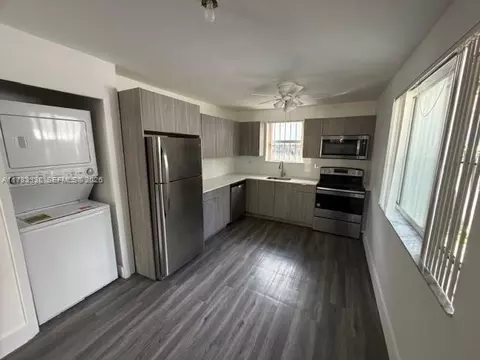580-590 NW 58th St, Miami, FL 33127