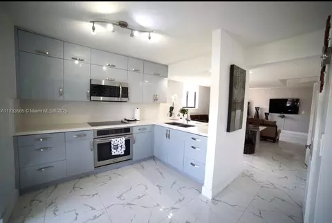 Kitchen - 1380 W 41st St #101, Hialeah, FL 33012 photo 3 of 4
