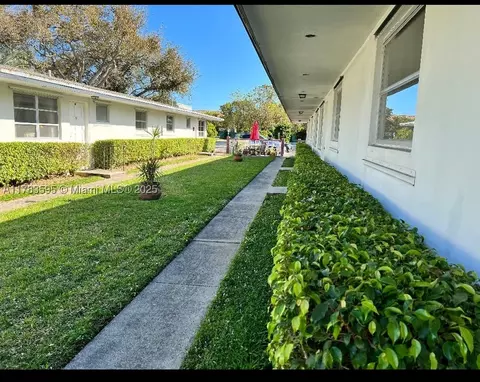 2215 Jackson St #4, Hollywood, FL 33020