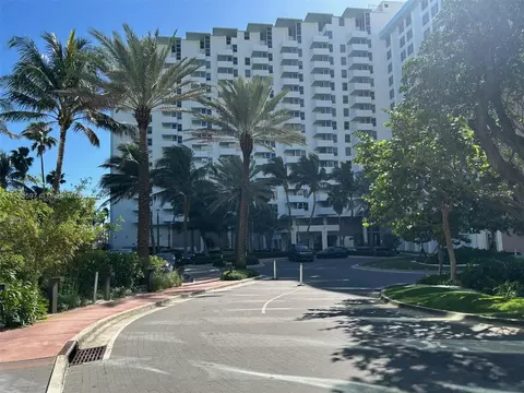 2899 Collins Ave #410, Miami Beach, FL 33140