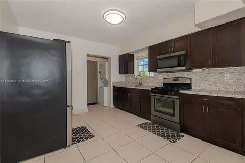 534 W 16th St, Hialeah, FL 33010 photo 8