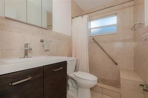 534 W 16th St, Hialeah, FL 33010 photo 13
