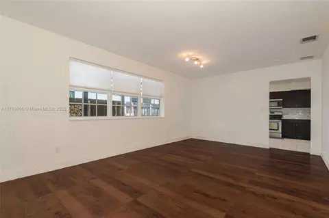 534 W 16th St, Hialeah, FL 33010 photo 25