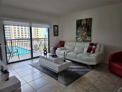 4242 NW 2nd St #706, Miami, FL 33126