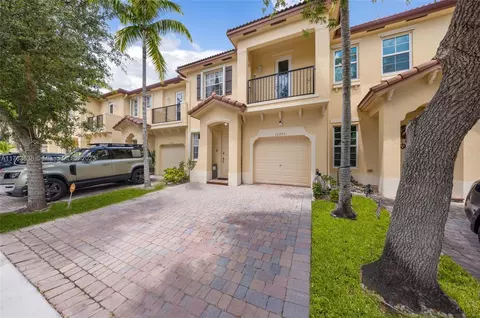 12995 SW 133rd Ter, Miami, FL 33186