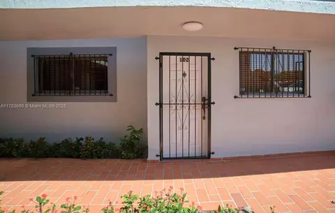 1380 W 41st St #102, Hialeah, FL 33012