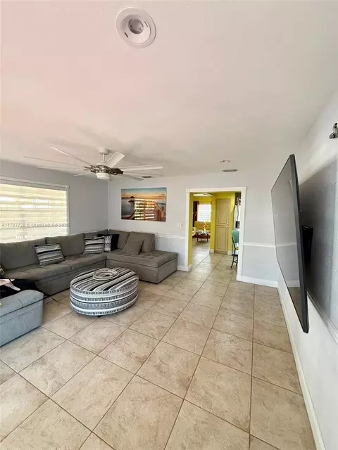 990 E 6th St, Hialeah, FL 33010 photo 10