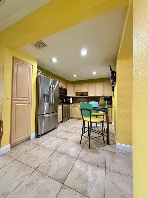 990 E 6th St, Hialeah, FL 33010 photo 7