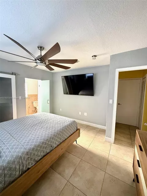 990 E 6th St, Hialeah, FL 33010 photo 18