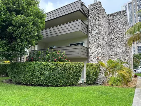 8335 SW 72nd Ave #202D, Miami, FL 33143