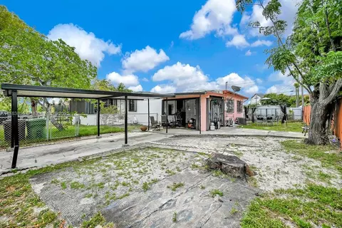 Exterior - 5080 E 5th Ave, Hialeah, FL 33013 photo 1 of 1