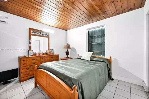 Bedroom - 5080 E 5th Ave, Hialeah, FL 33013 photo 4 of 10