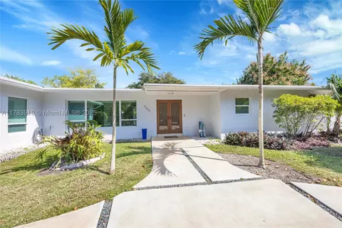 9401 SW 69th Ct, Pinecrest, FL 33156
