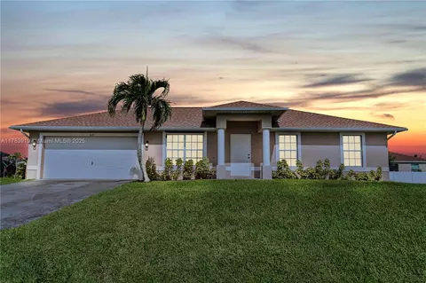 421 NW 20th Pl, Cape Coral, FL 33993