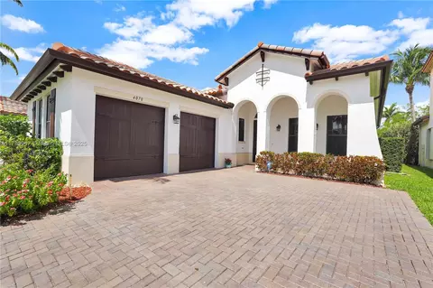 4070 NW 85 Dr, Pembroke Pines, FL 33024