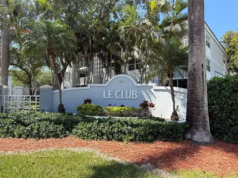 8650 SW 212th St #201, Cutler Bay, FL 33189