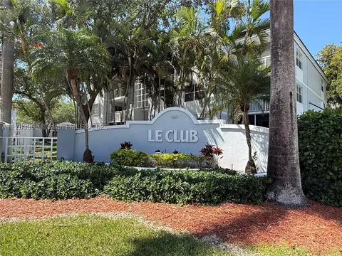 8650 SW 212th St #201, Cutler Bay, FL 33189