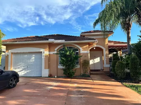 7733 NW 200th St, Hialeah, FL 33015