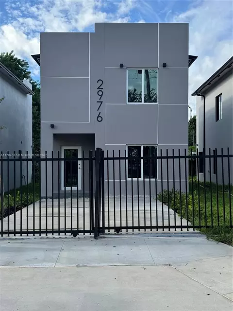 2976 NW 45th St, Miami, FL 33142